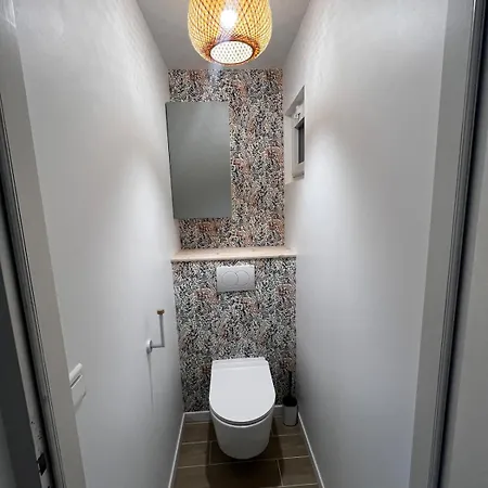 1 Avec Grande Terrasse Plein Sud Au Lavandou Appartement