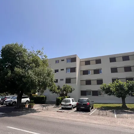 1 Avec Grande Terrasse Plein Sud Au Lavandou Apartamento *